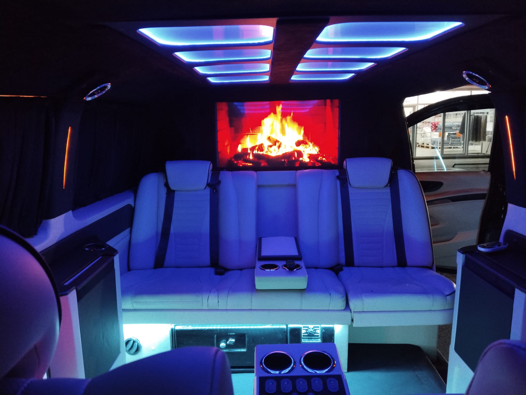 Mercedes Vito Tourer VIP iç mekan