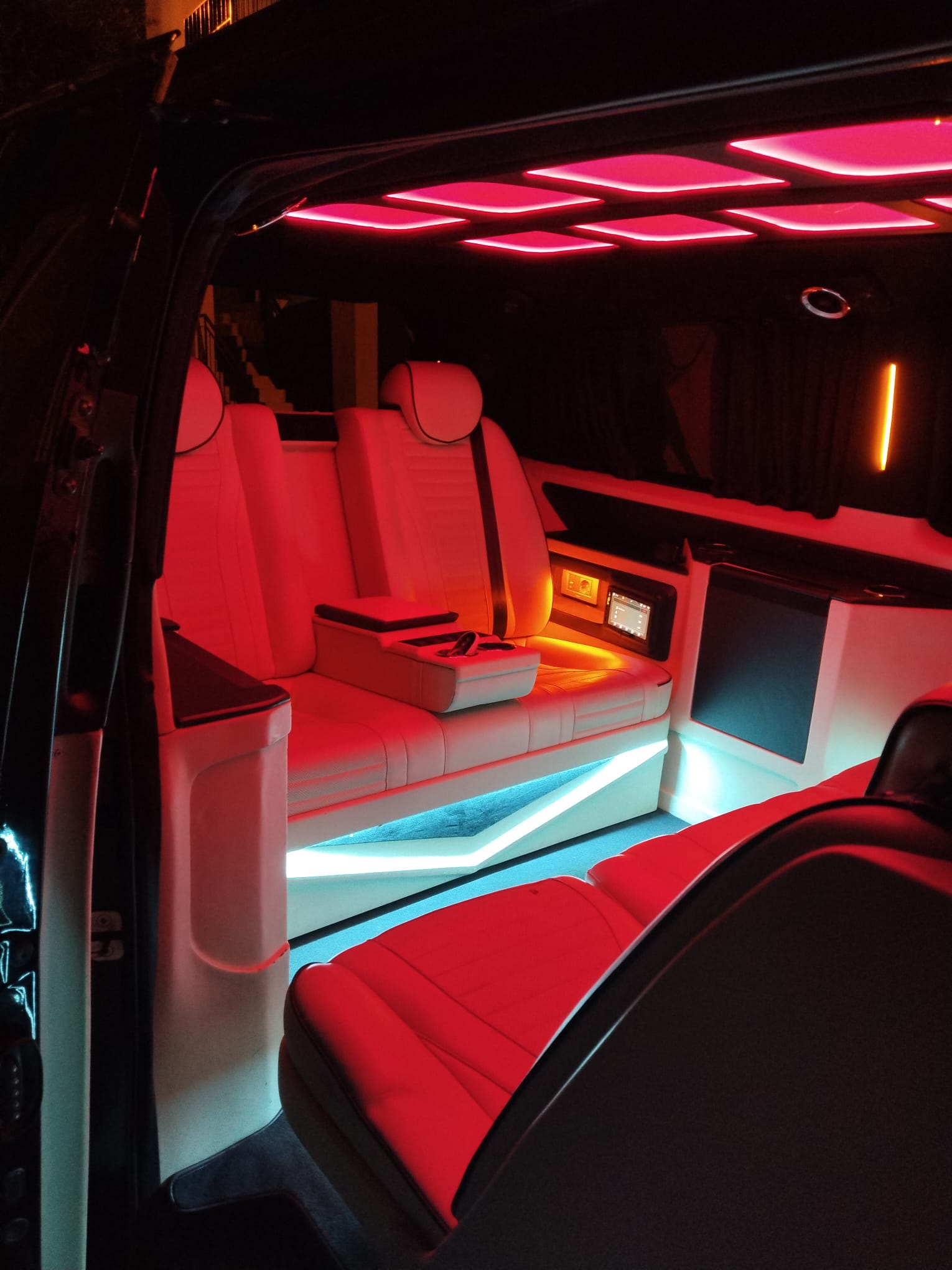 Mercedes Vito Tourer VIP iç mekan