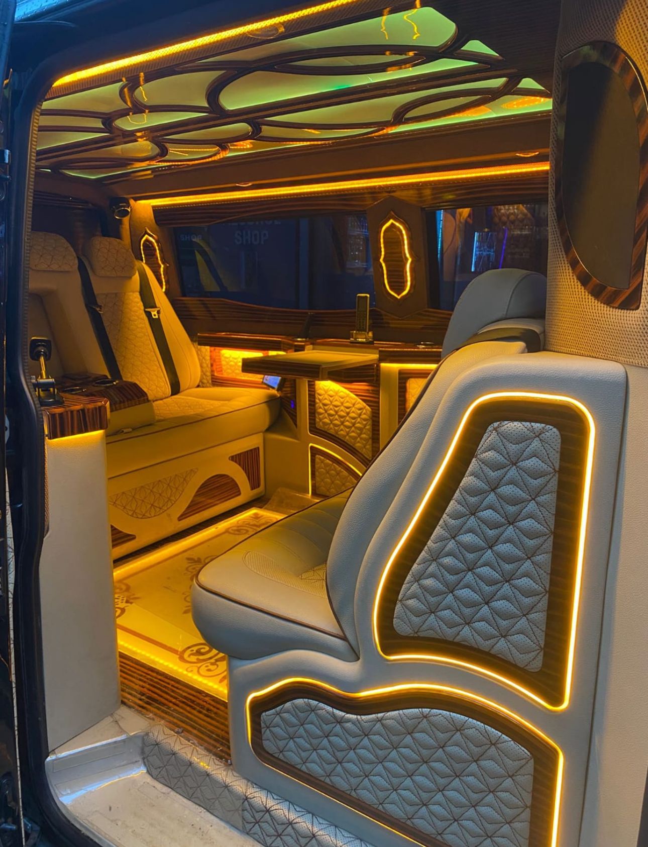 Mercedes Vito Tourer VIP iç mekan