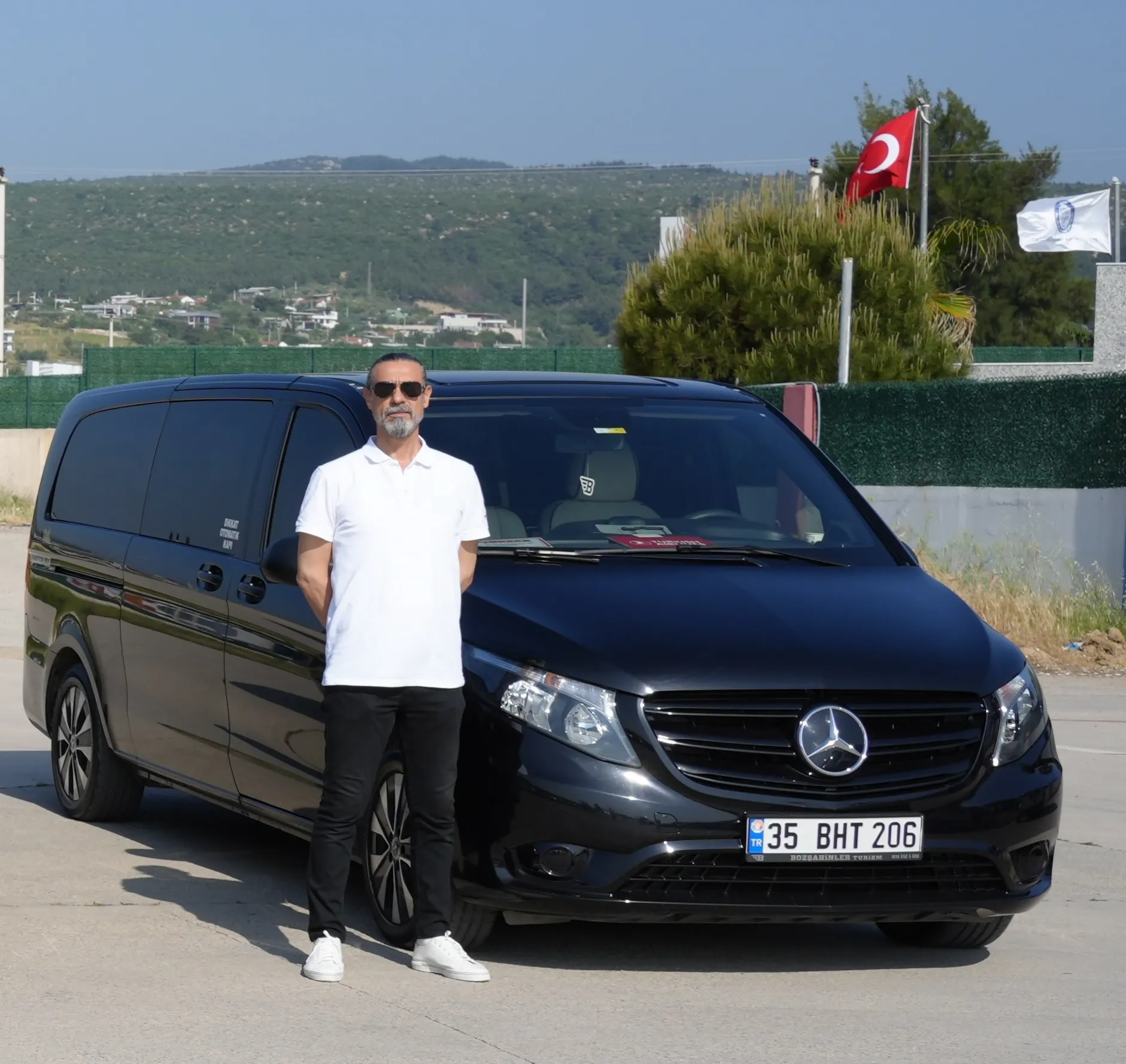 İzmir havalimanı Mercedes V-Class VIP araç