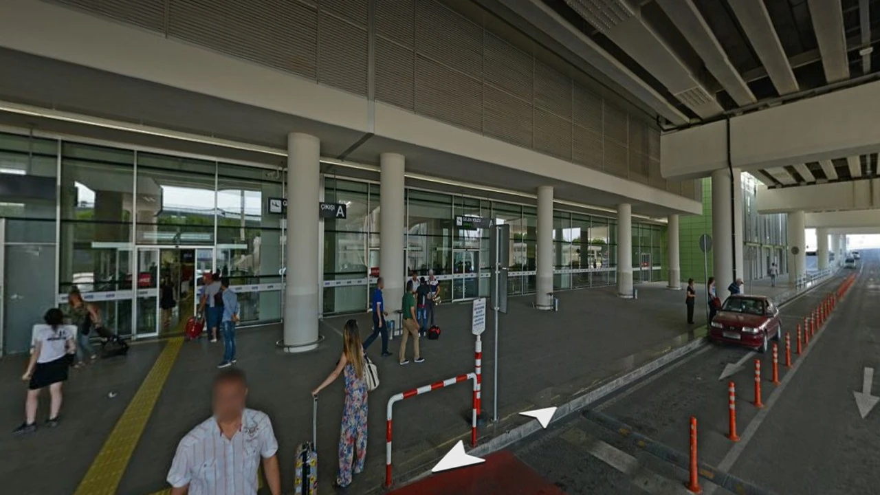 İzmir Havalimanı CİP İç Hatlar Pick-Up Gidiş