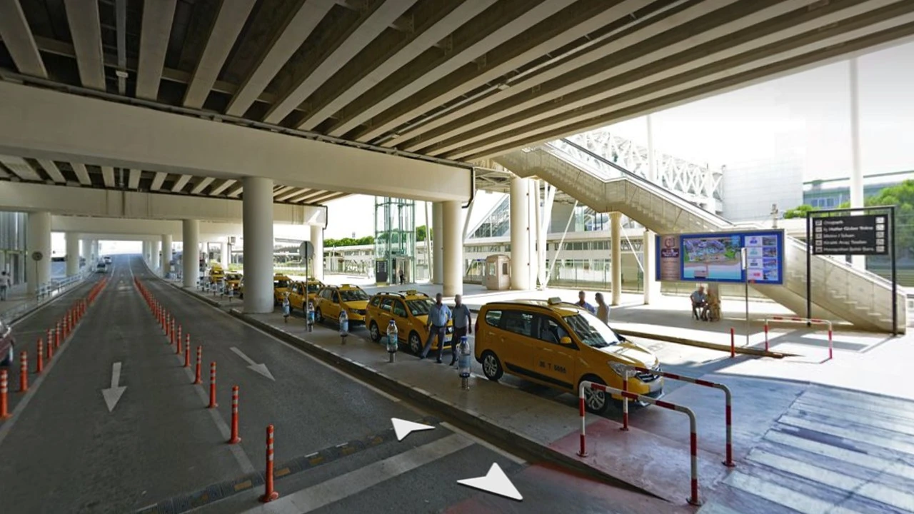 İzmir Havalimanı Sarı Taksi